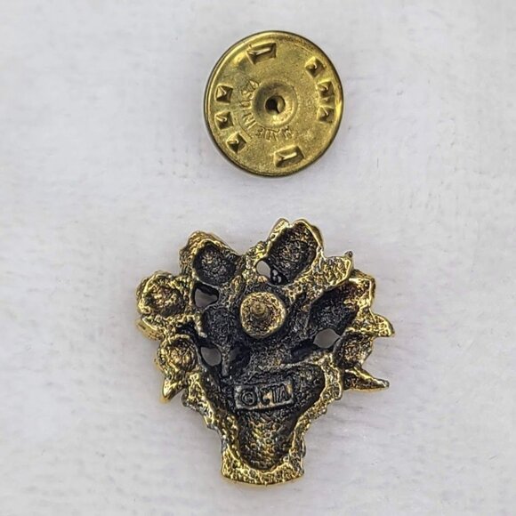 Vintage Gold Tone Flower Basket Lapel Pin Miniature Tulip Bouquet Signed CTA - Picture 4 of 6